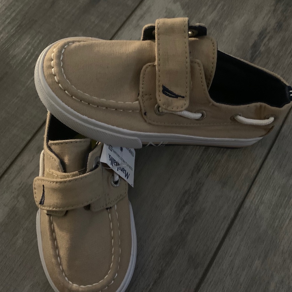Boys brand new boat shoes